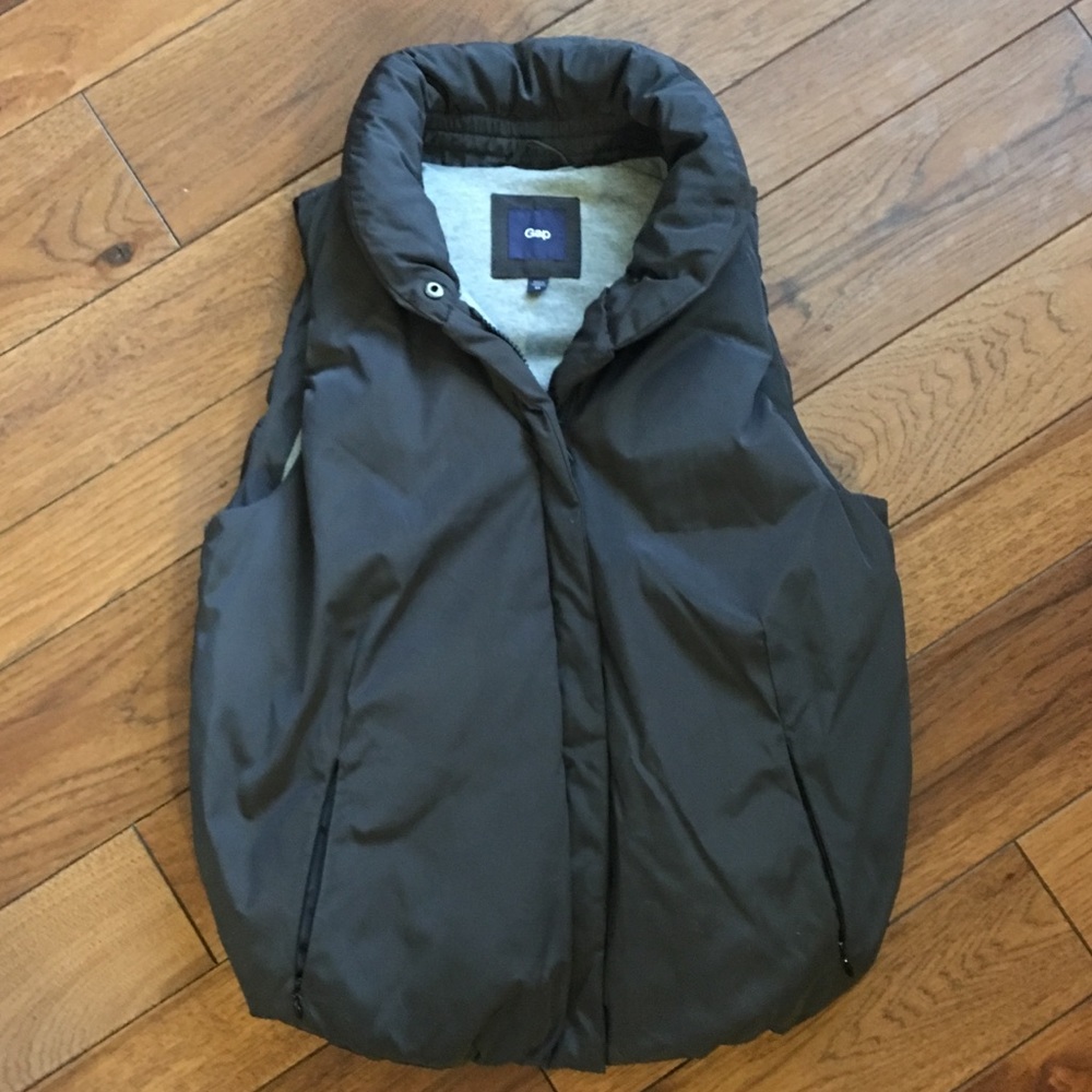 GAP vest
